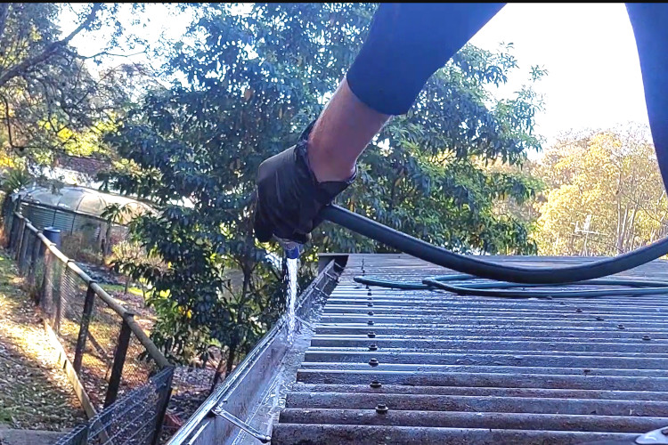 

narooma`s gutter cleaning company leverages the effectiveness of a garden hose, producing remarkable results during their thorough cleaning services.